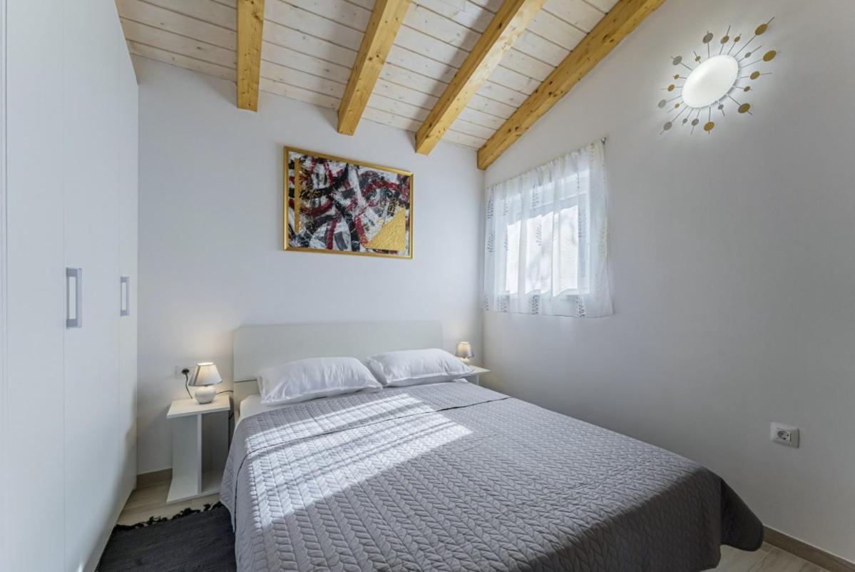 Вілла Modean In Pula - Haus Fuer 2-3 Personen Екстер'єр фото
